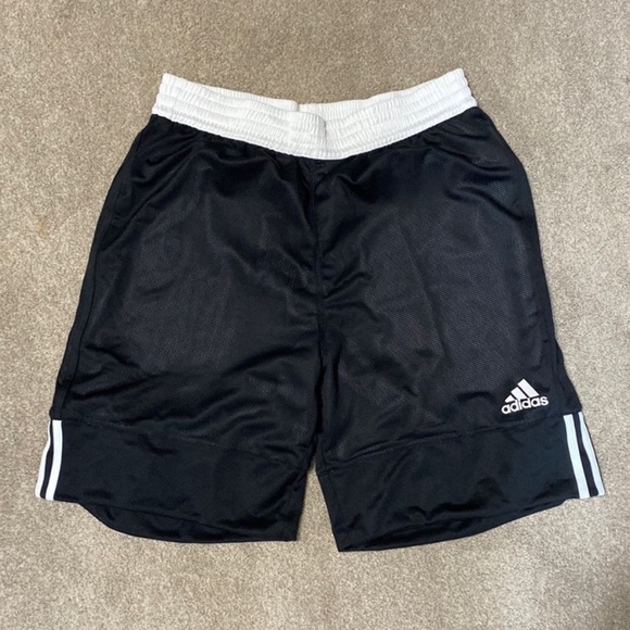 Adidas Black Basketball Athletic Shorts Size XL - Picture 1 of 3